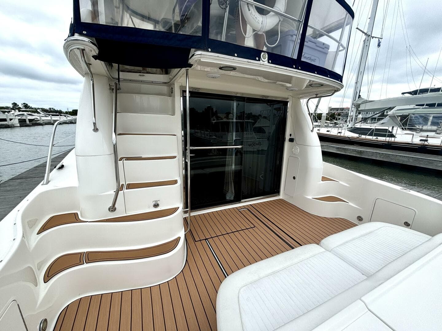 2004 Sea Ray 48 Sedan Bridge