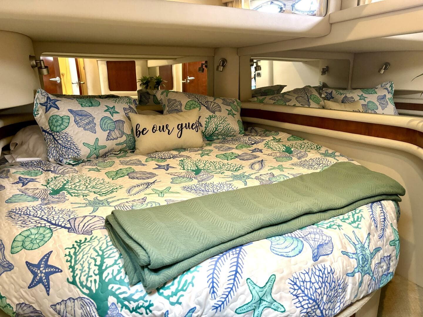 2004 Sea Ray 48 Sedan Bridge