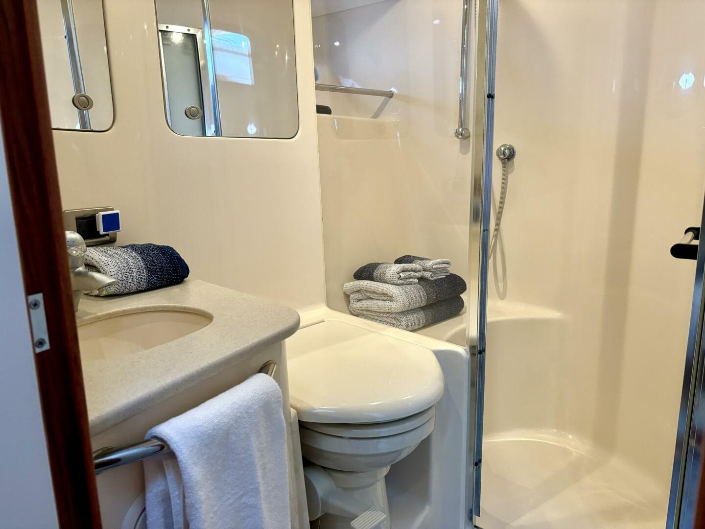 2004 Sea Ray 48 Sedan Bridge