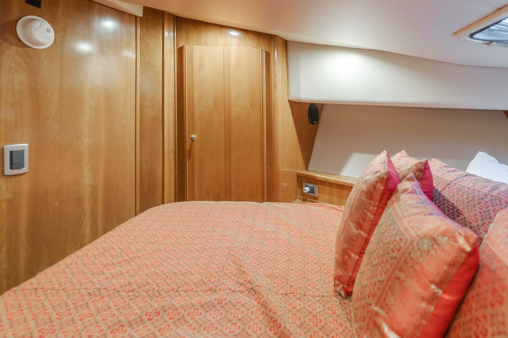 2004 Meridian 540 Pilothouse