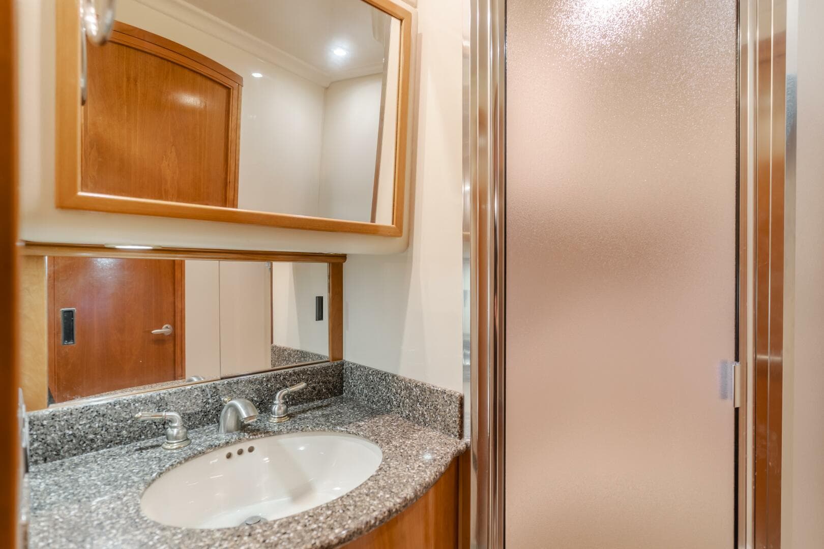 2004 Meridian 540 Pilothouse