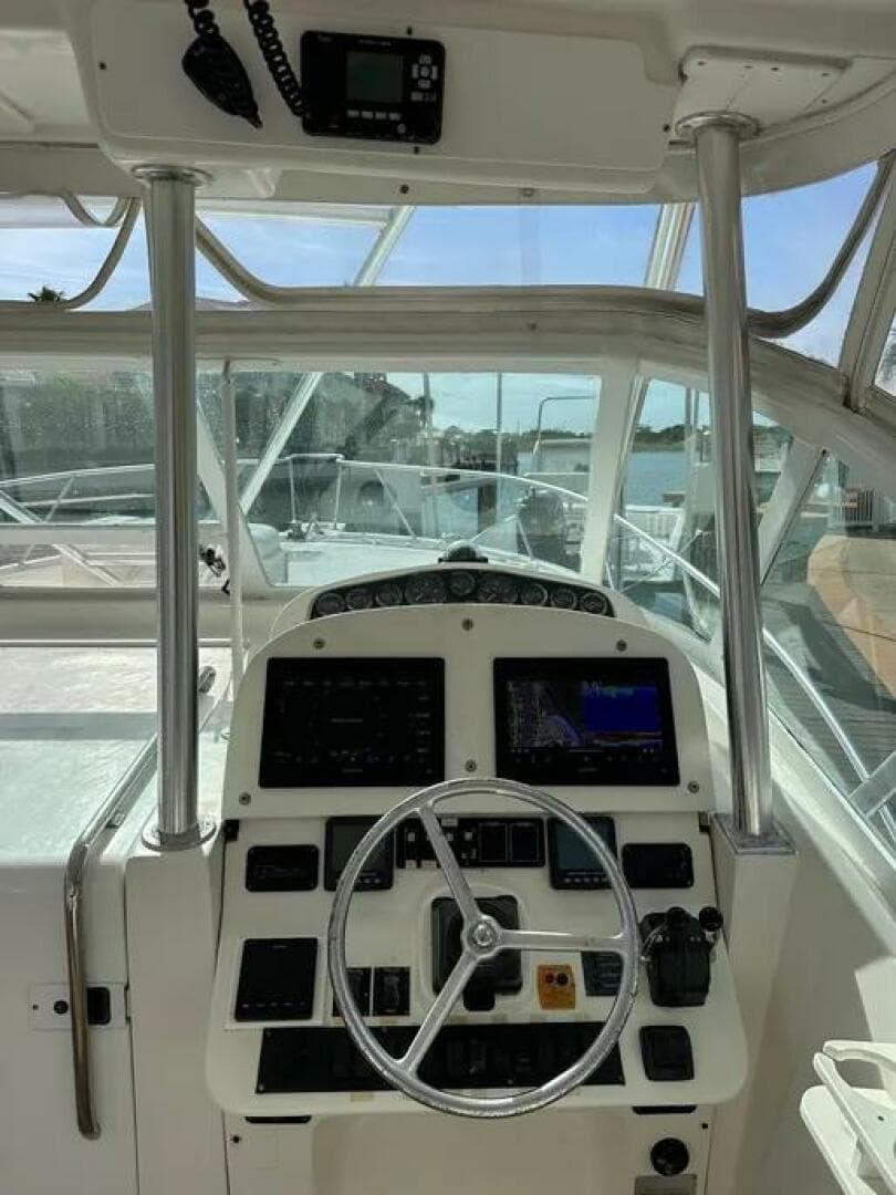 2002 Luhrs Express 36