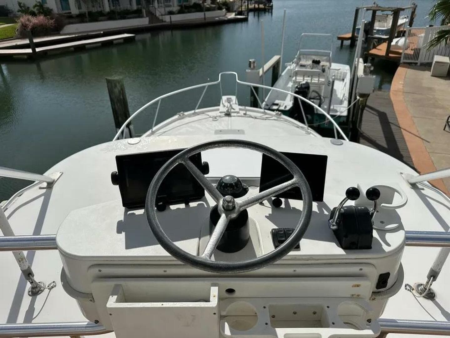 2002 Luhrs Express 36