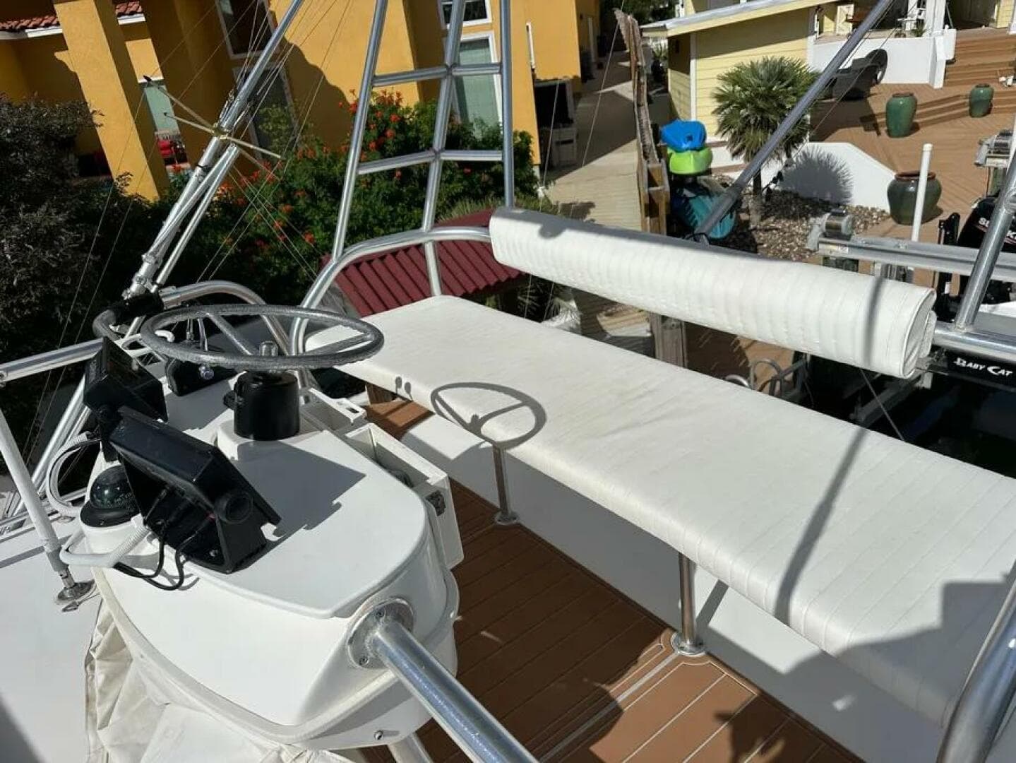 2002 Luhrs Express 36
