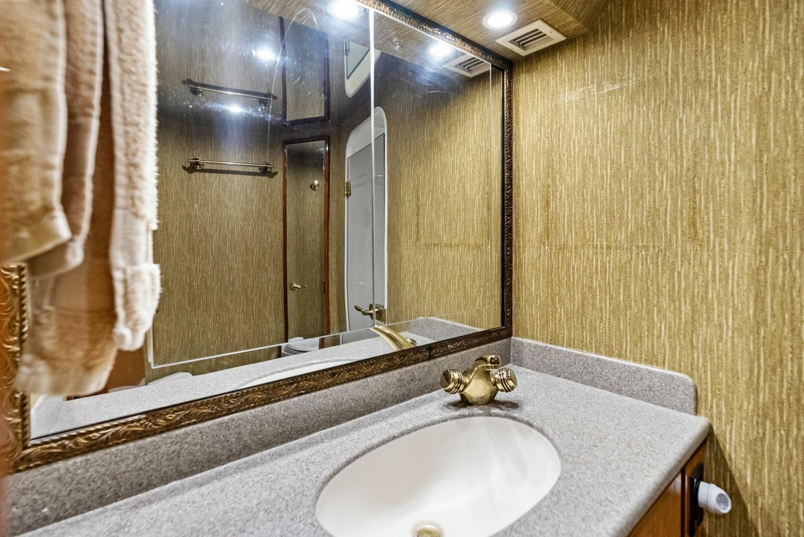 2002 Viking 65 Convertible 'Cajun Queen'