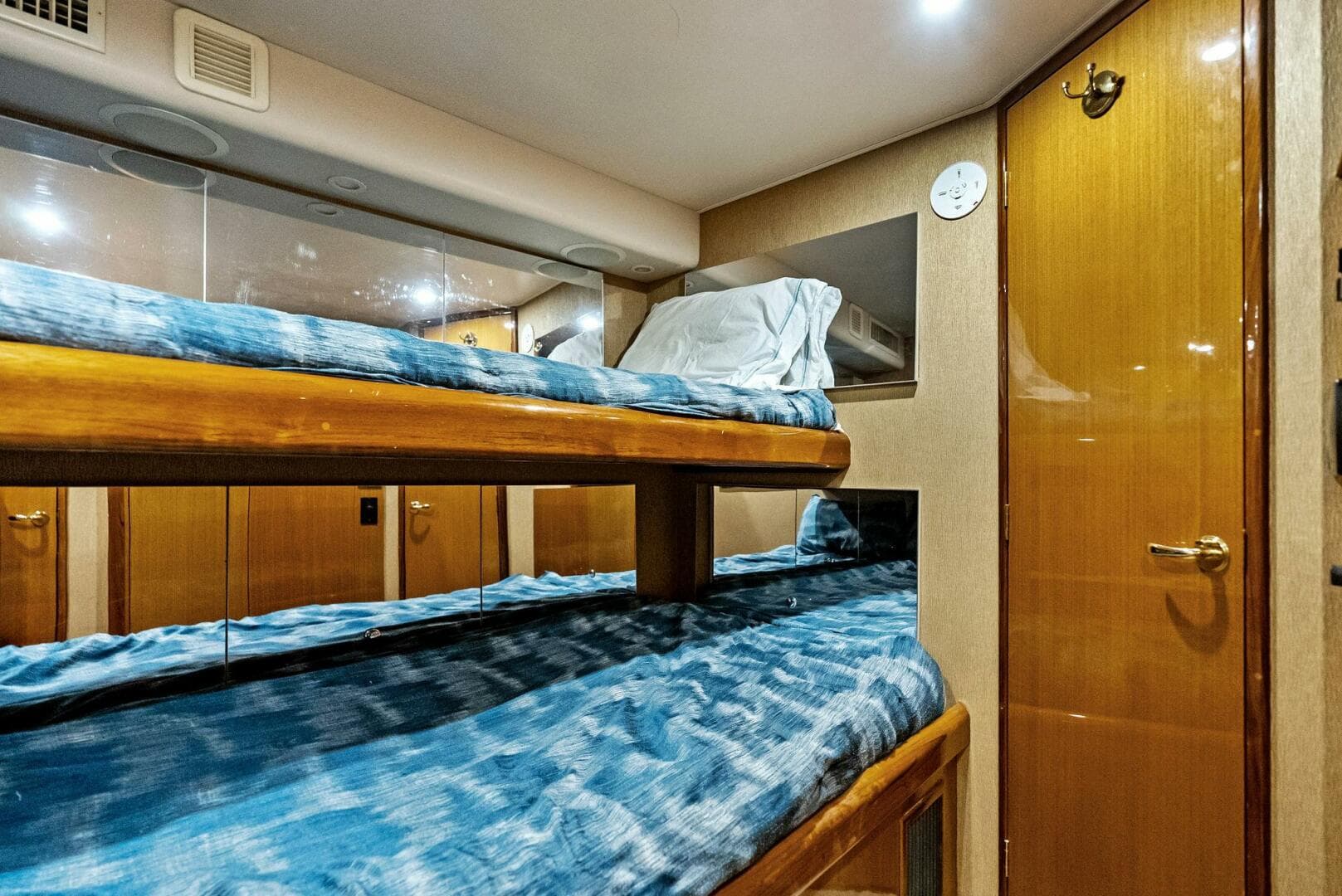 2002 Viking 65 Convertible 'Cajun Queen'