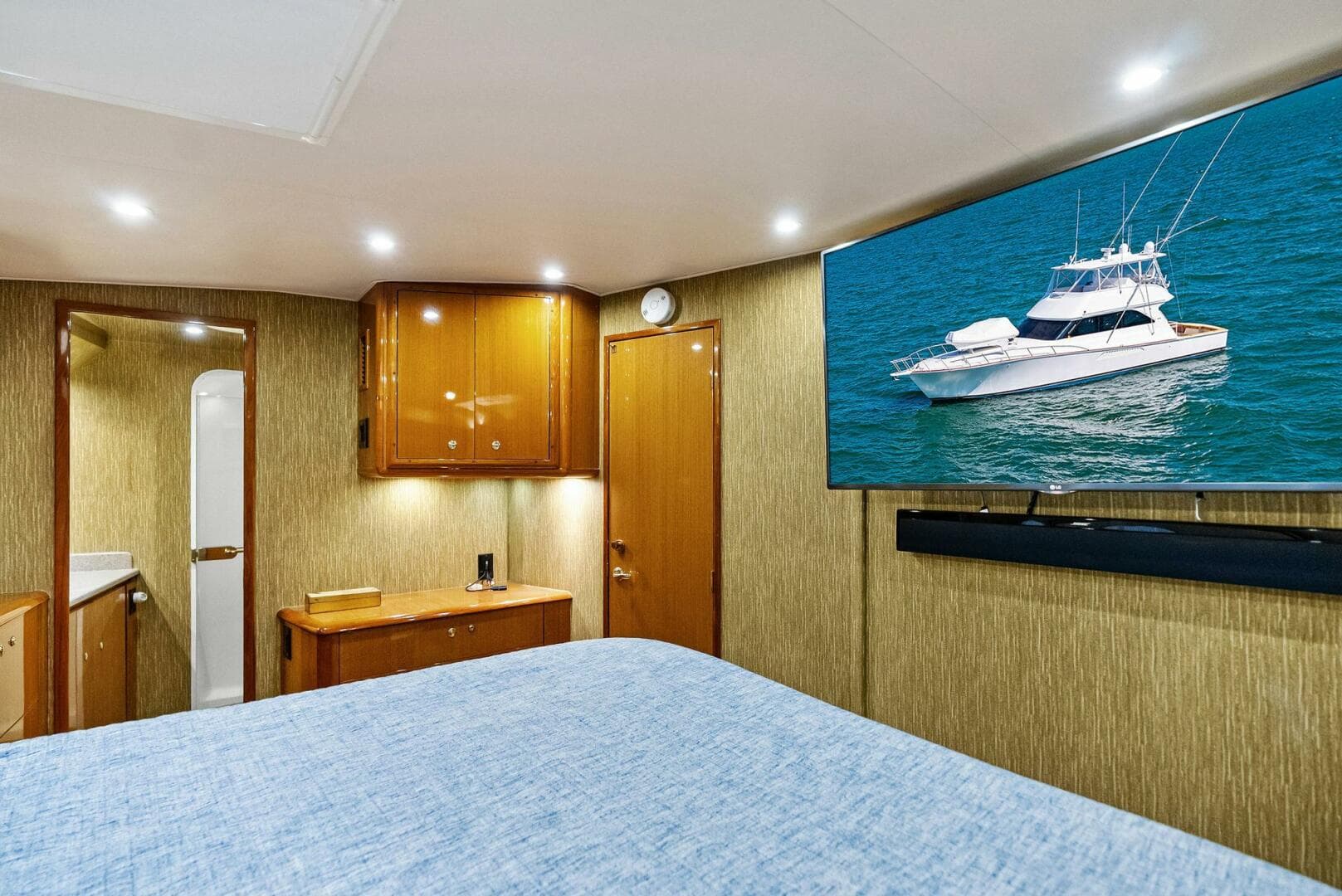 2002 Viking 65 Convertible 'Cajun Queen'