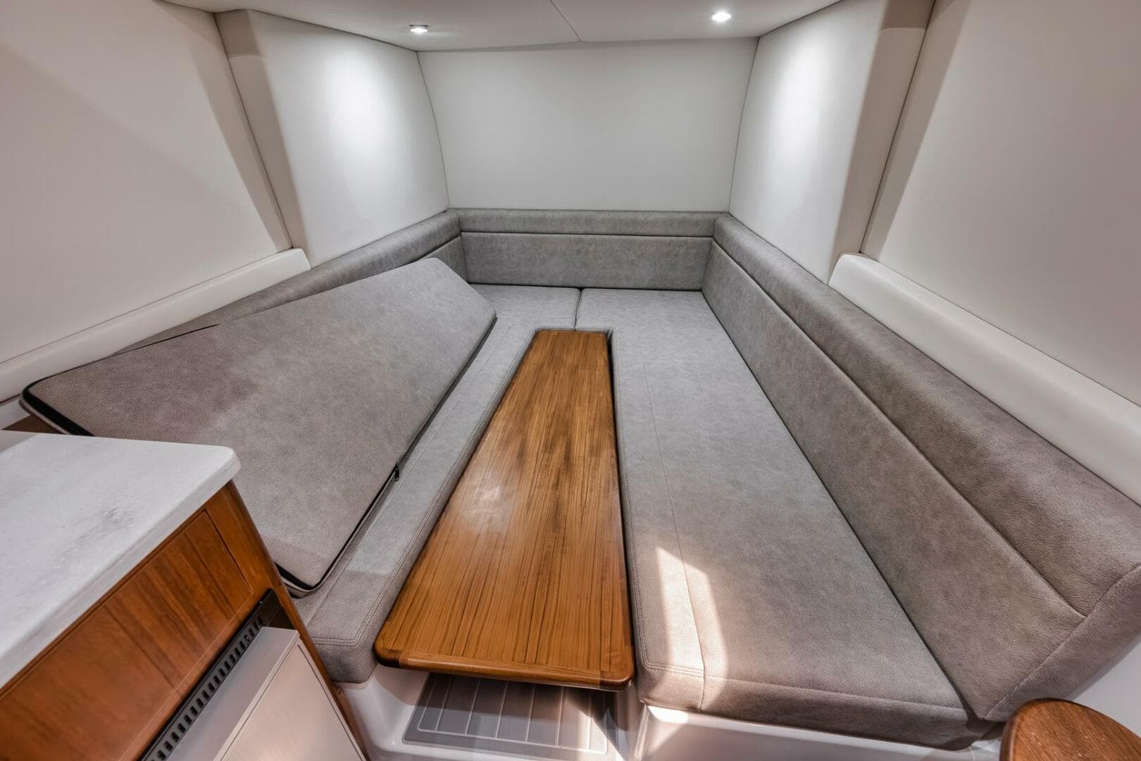 2024 Front Runner 47 CC