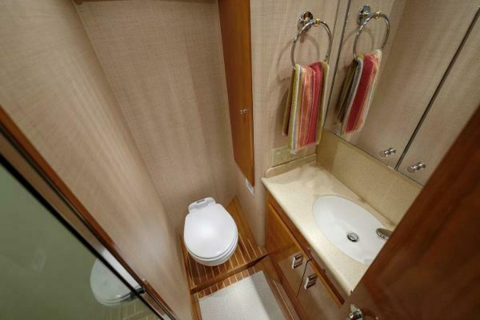 Hatteras 50 Tide Up II - VIP Head