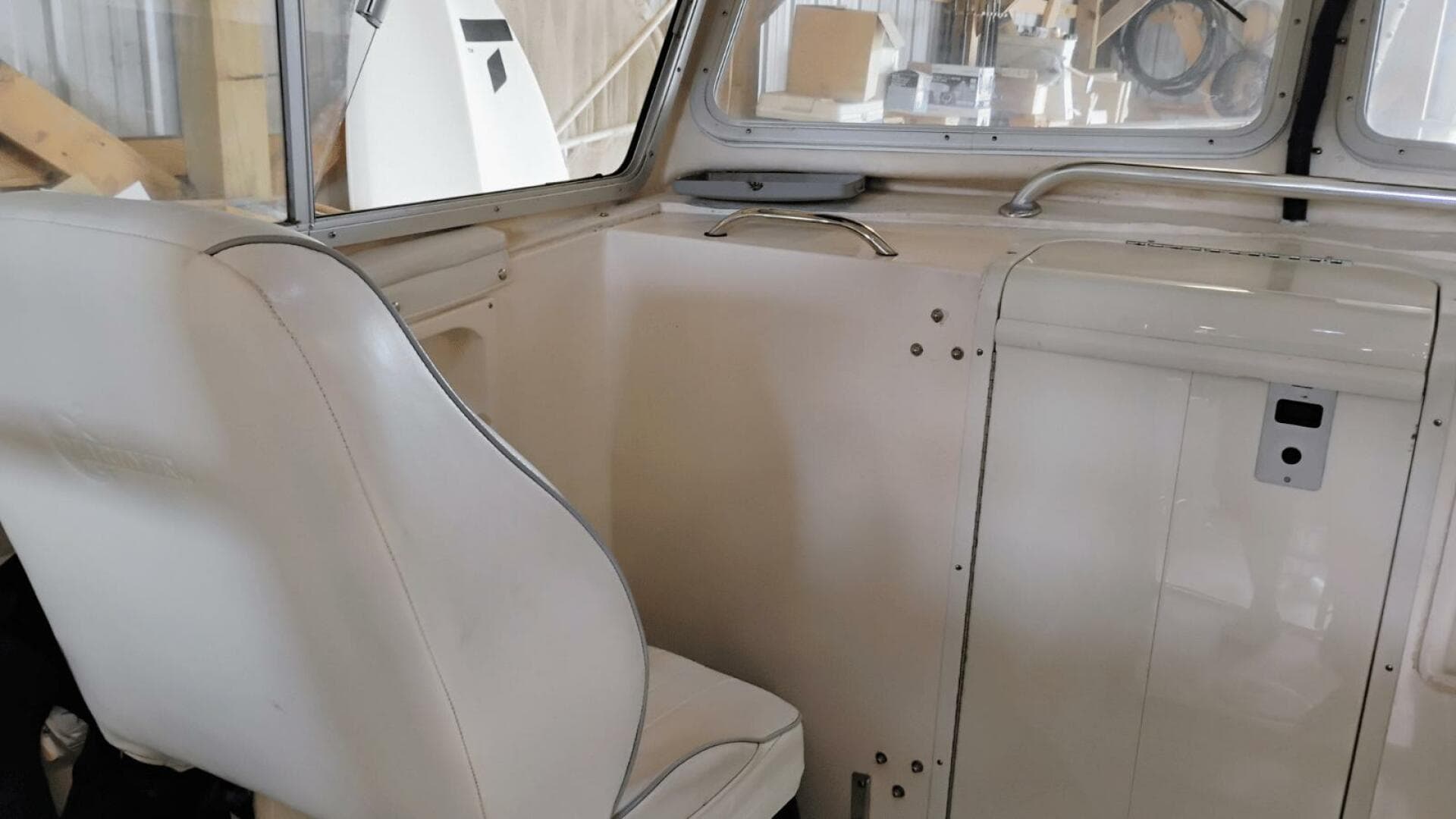 2009 McKee Craft Pilothouse 28