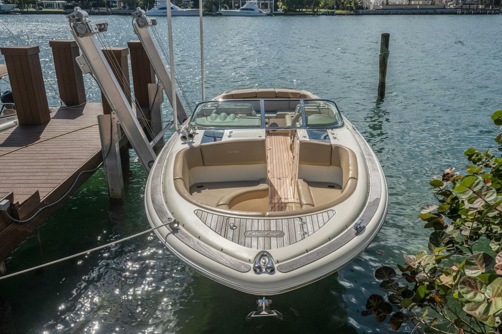 2013 Chris-Craft Launch 32