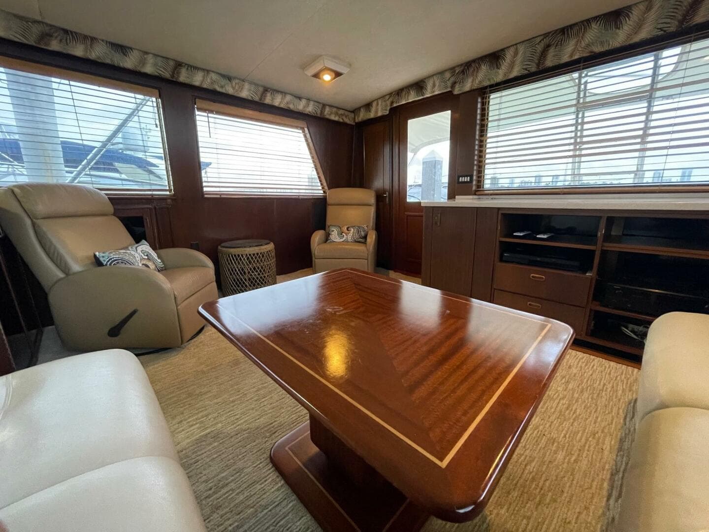 1985 Hatteras Enclosed Bridge