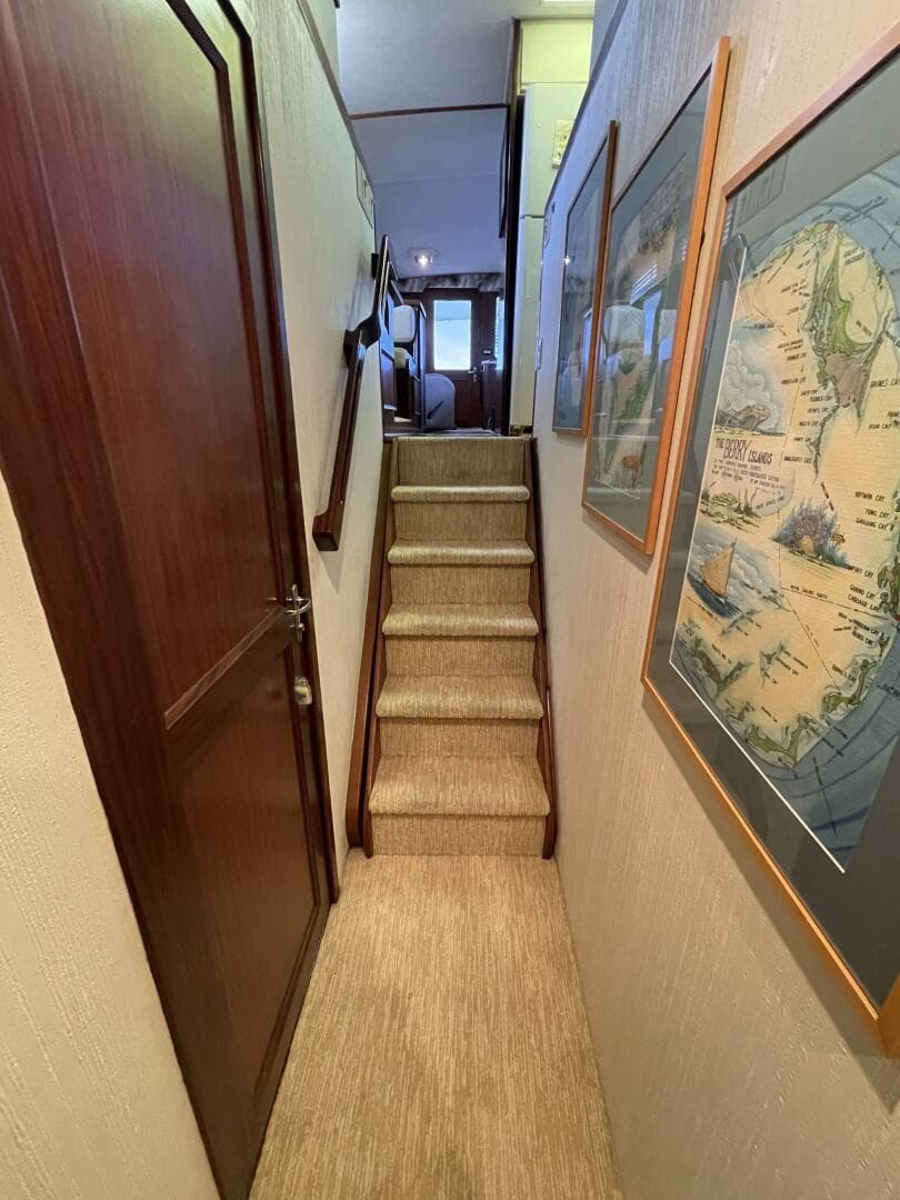 1985 Hatteras Enclosed Bridge