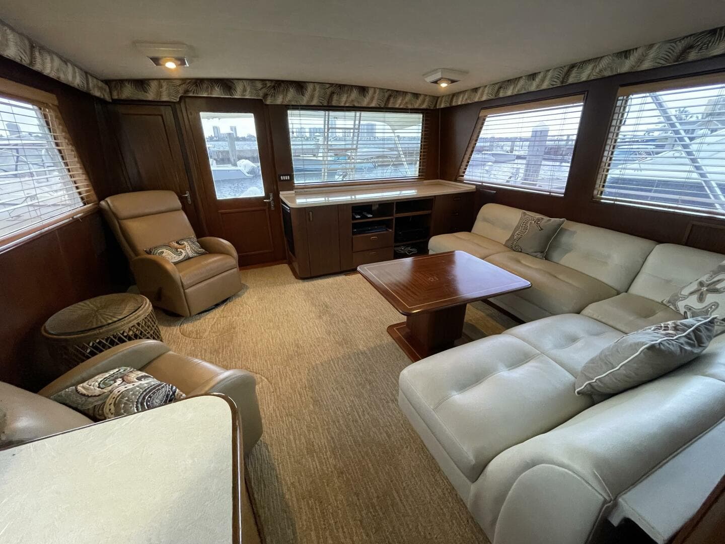 1985 Hatteras Enclosed Bridge