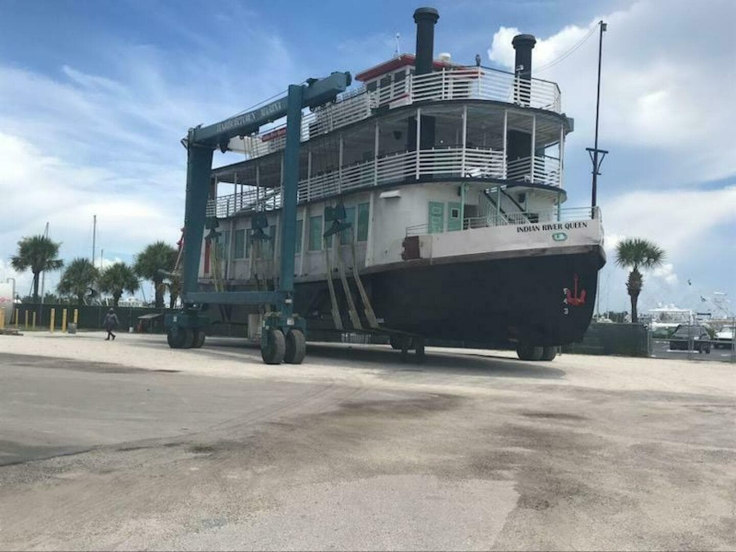 1984 Custom Vinette 99 Paddle Wheel