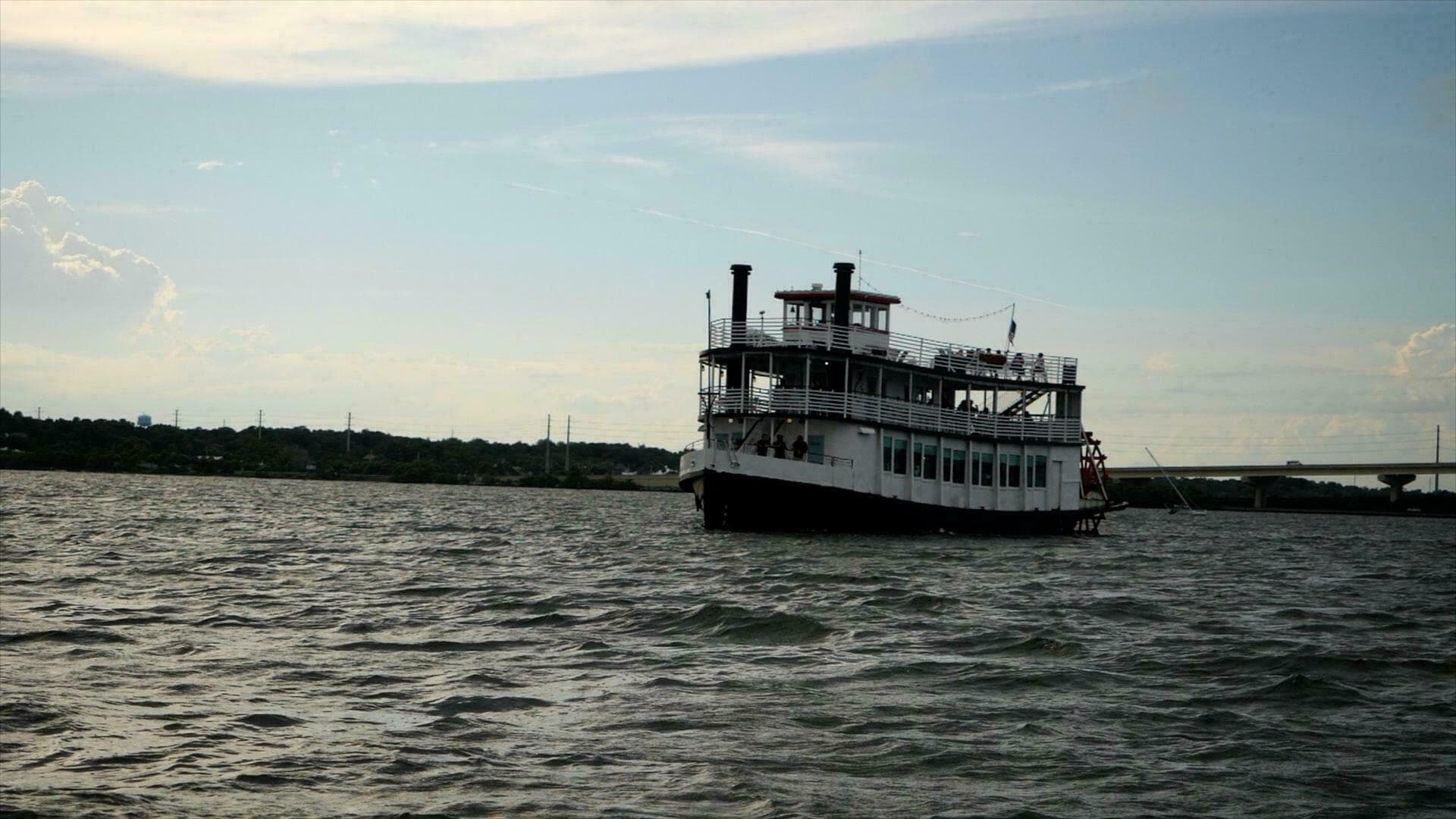 1984 Custom Vinette 99 Paddle Wheel