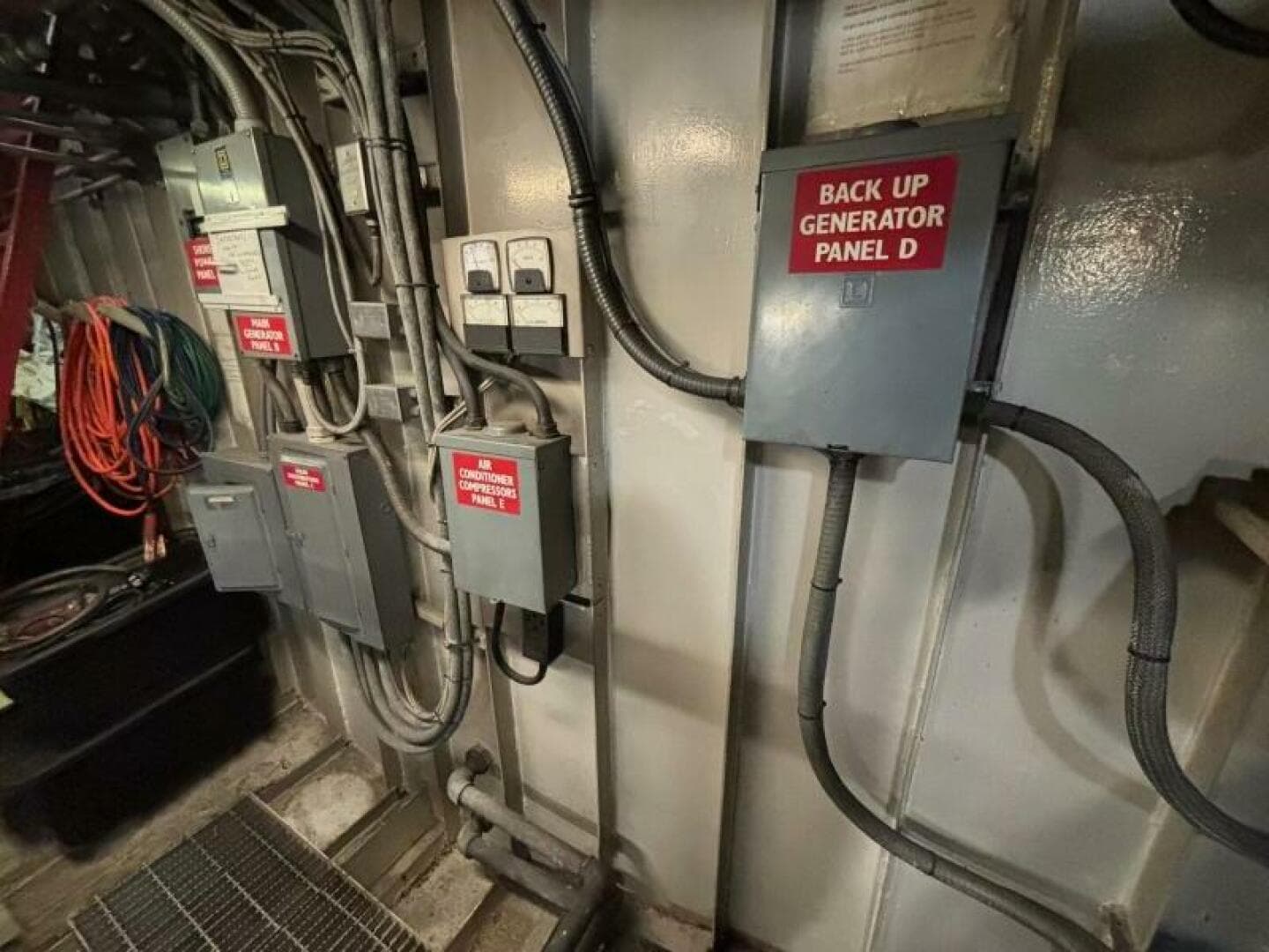 1984 Custom Vinette 99 Paddle Wheel