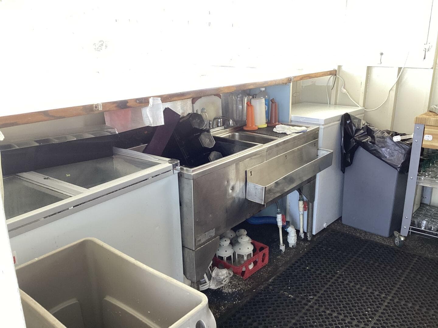 1984 Custom Vinette 99 Paddle Wheel