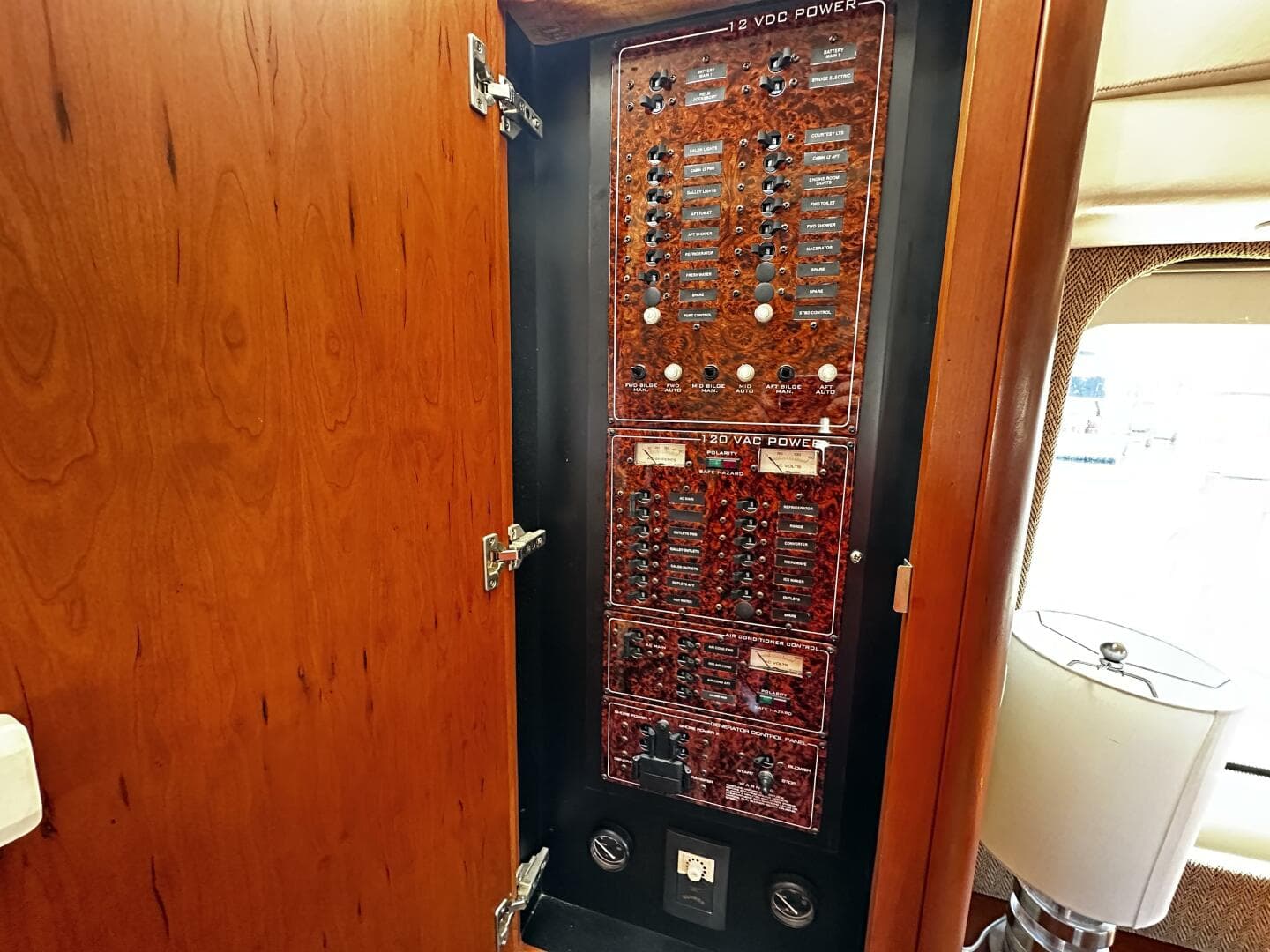 2005 Silverton 35 Motor Yacht