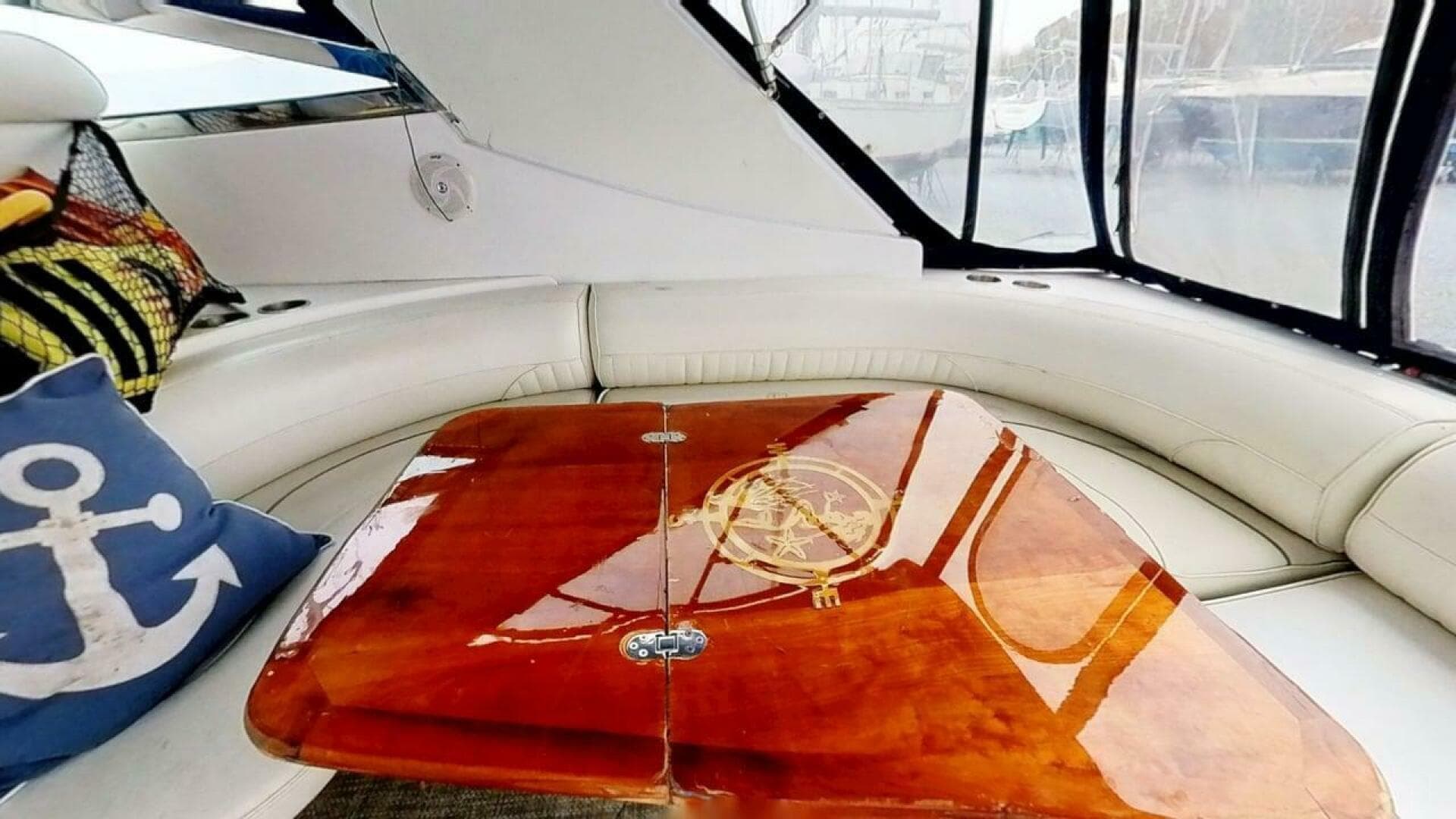 1998 Cruisers Yachts 4270