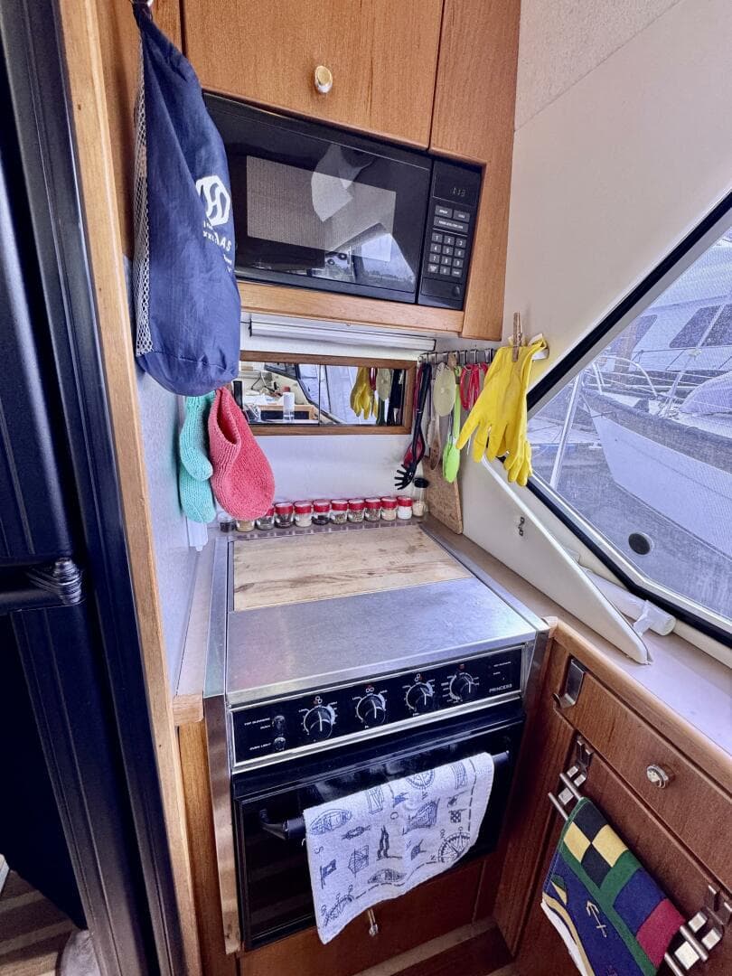 1998 Bayliner 4087