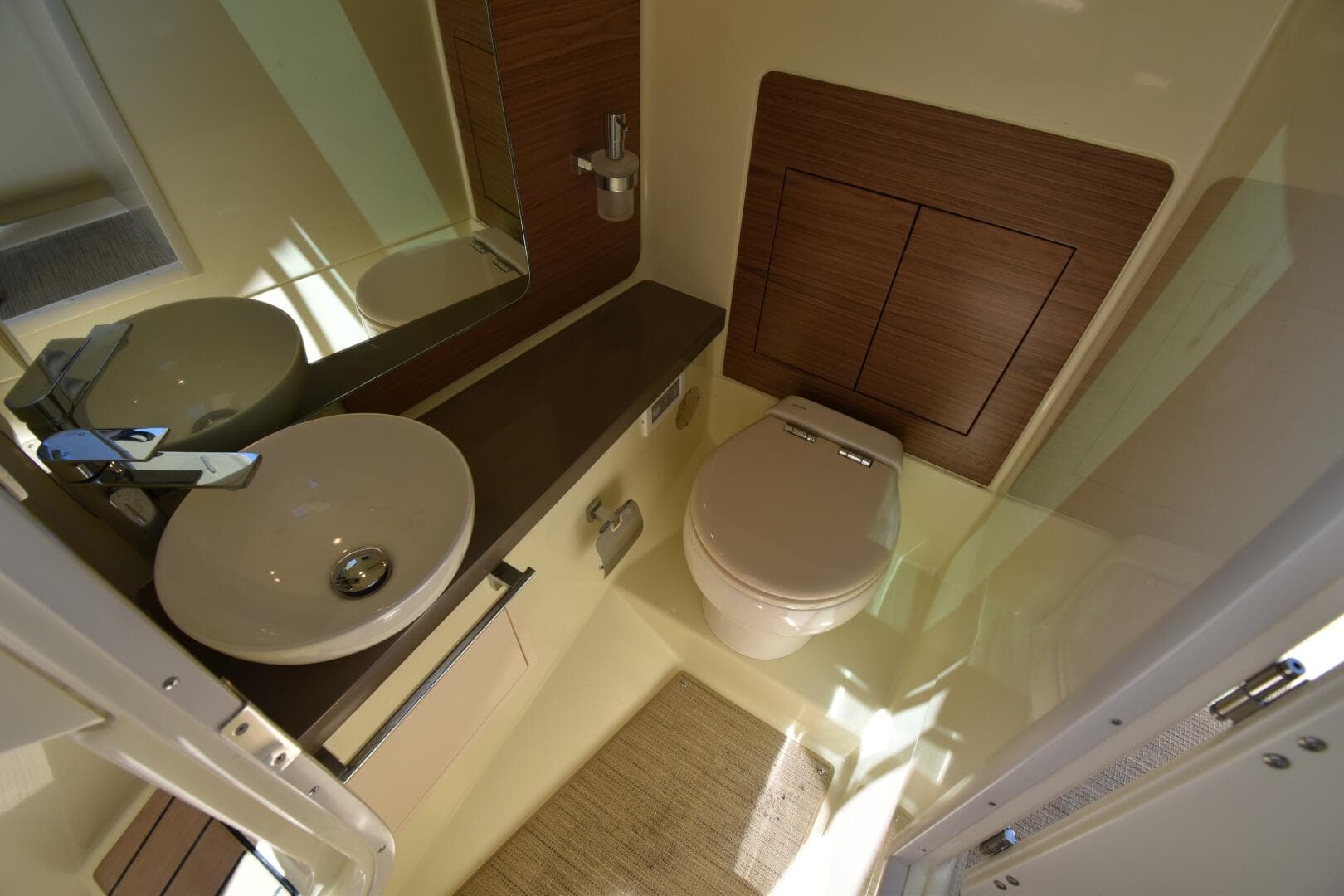 2023 Chris-Craft 31 Launch GT