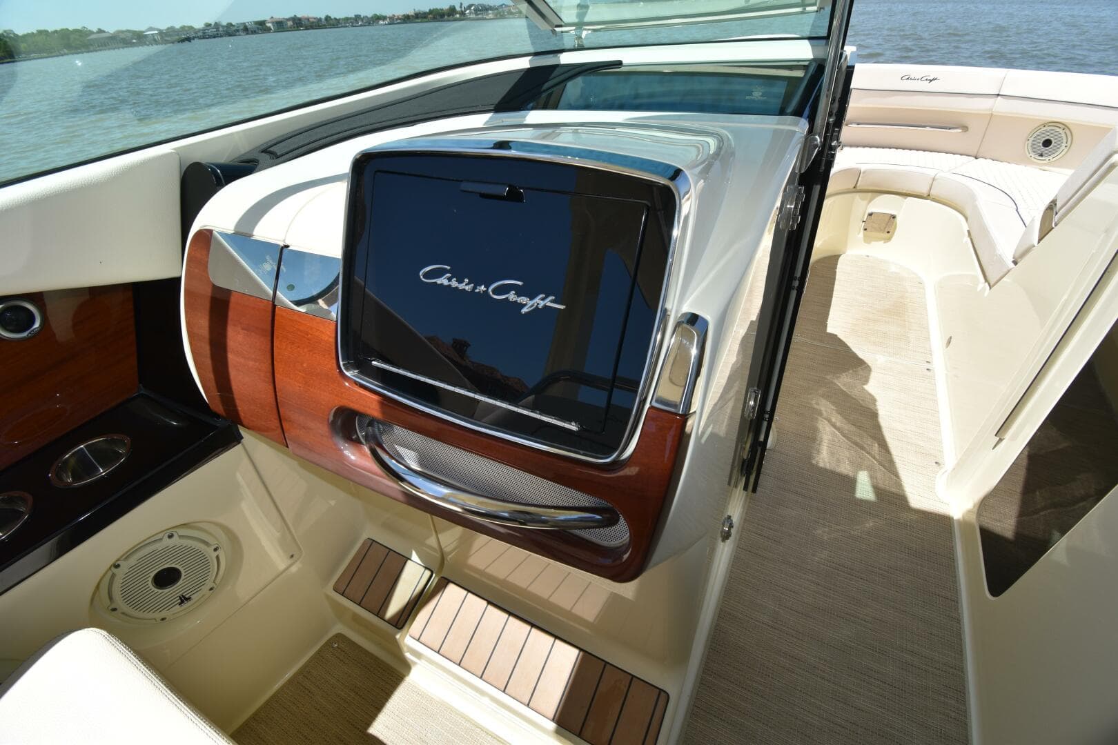 2023 Chris-Craft 31 Launch GT