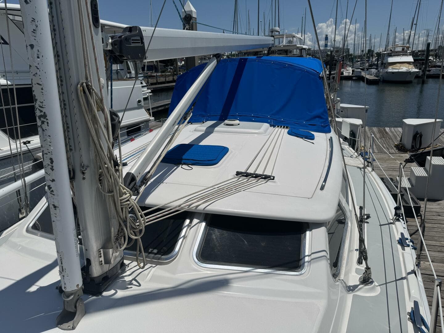 2007 Hunter Deck Salon