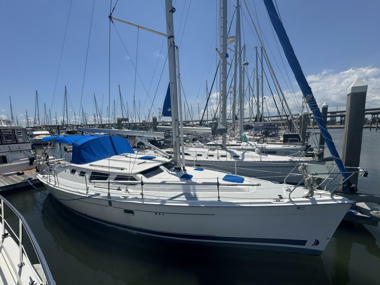 2007 Hunter Deck Salon