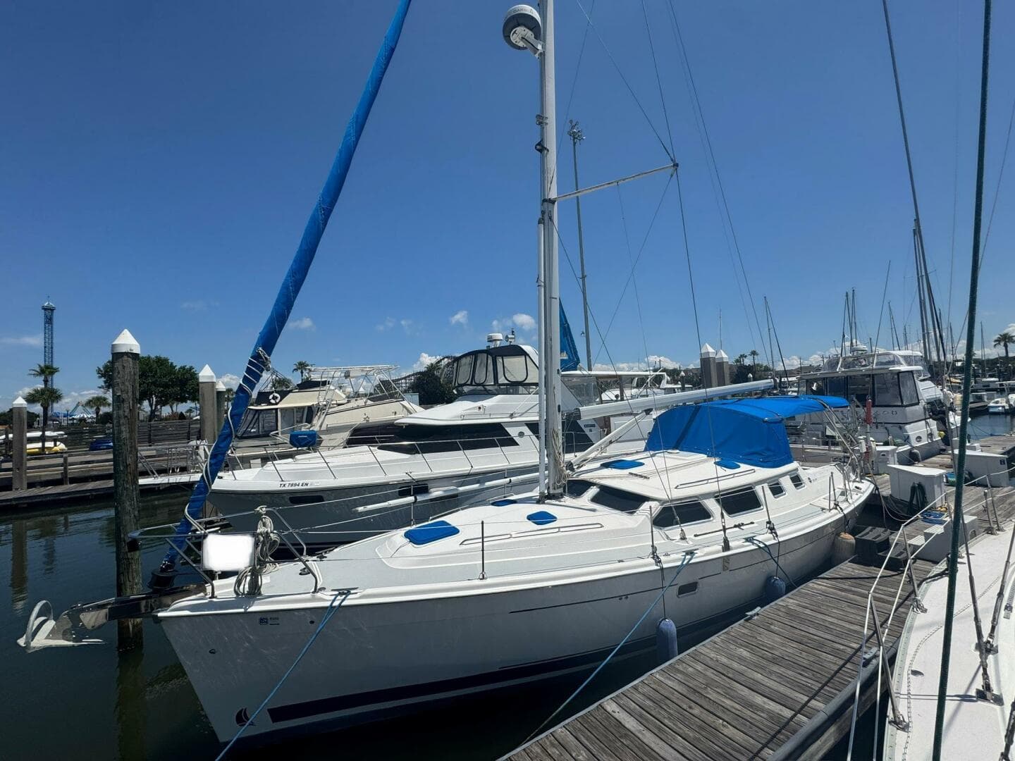 2007 Hunter Deck Salon