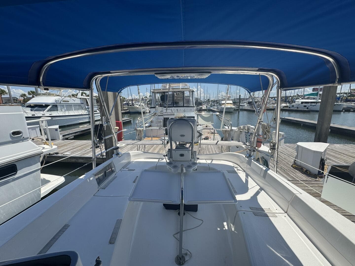 2007 Hunter Deck Salon