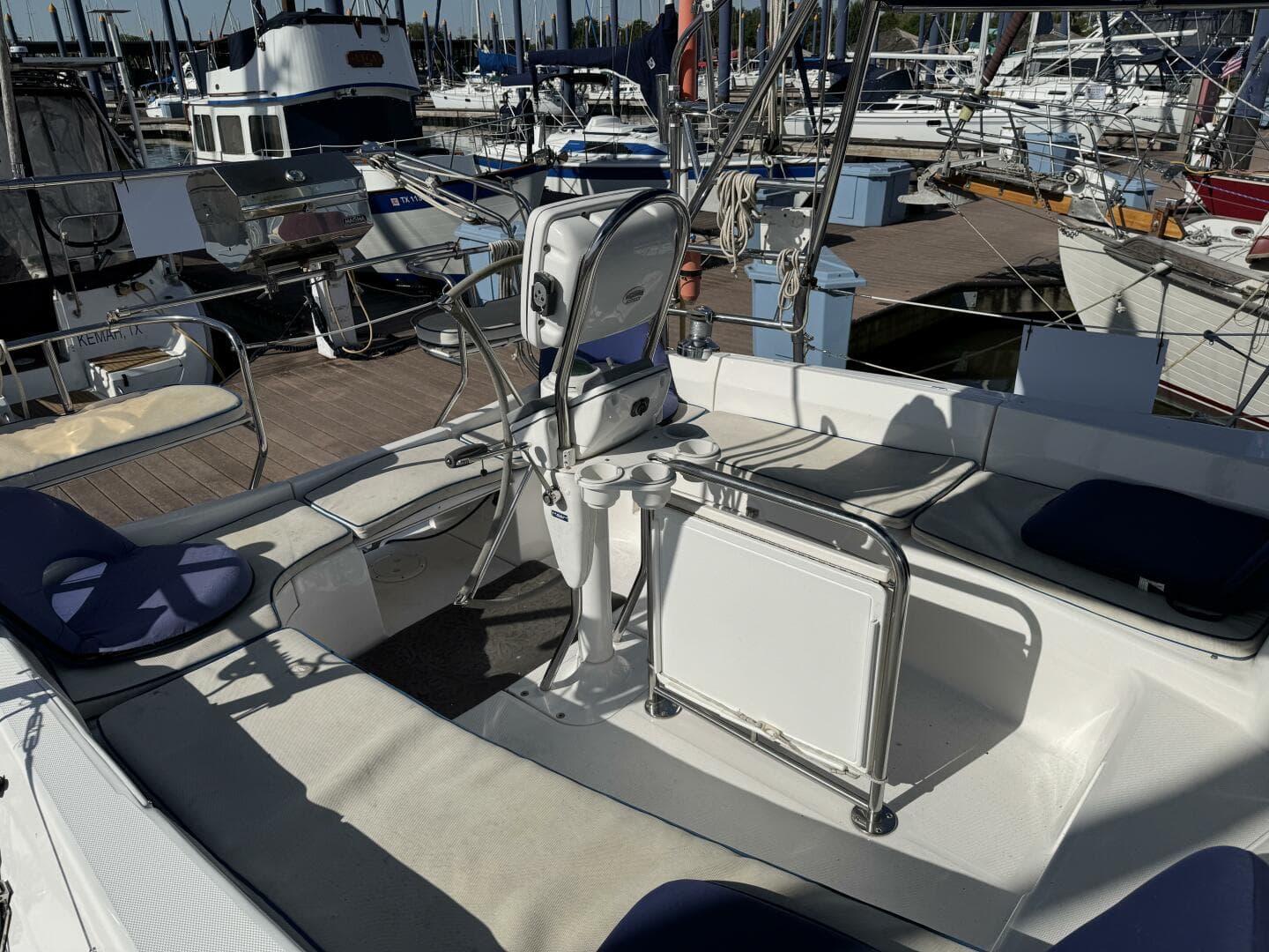 2007 Hunter Deck Salon