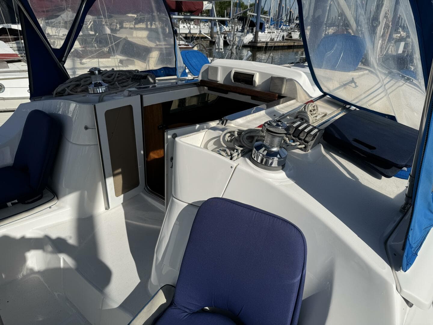 2007 Hunter Deck Salon