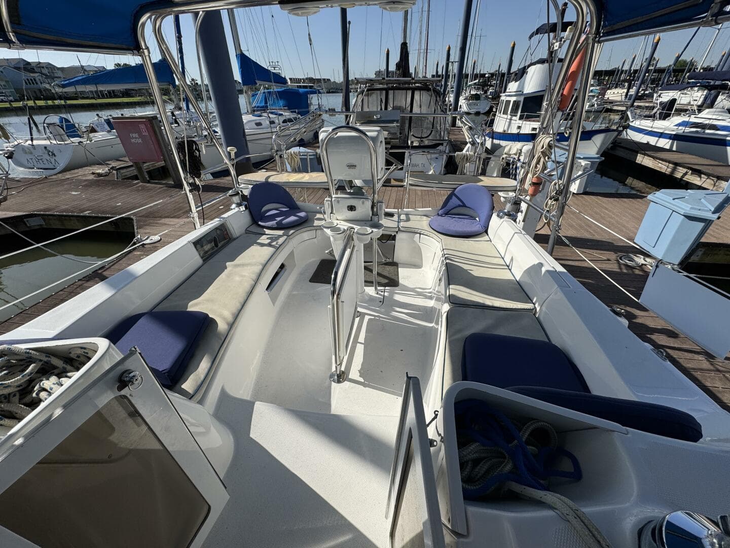 2007 Hunter Deck Salon