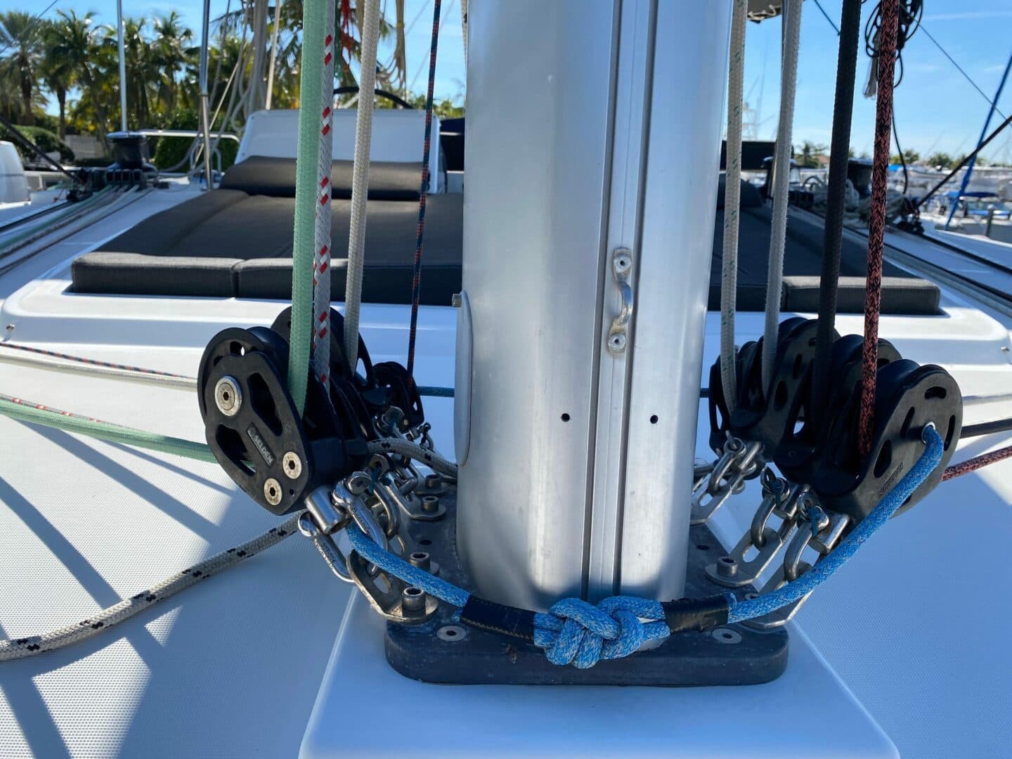 2017-lagoon-450-f-sail-9748460-20250407154947082-1_XLARGE.jpg
