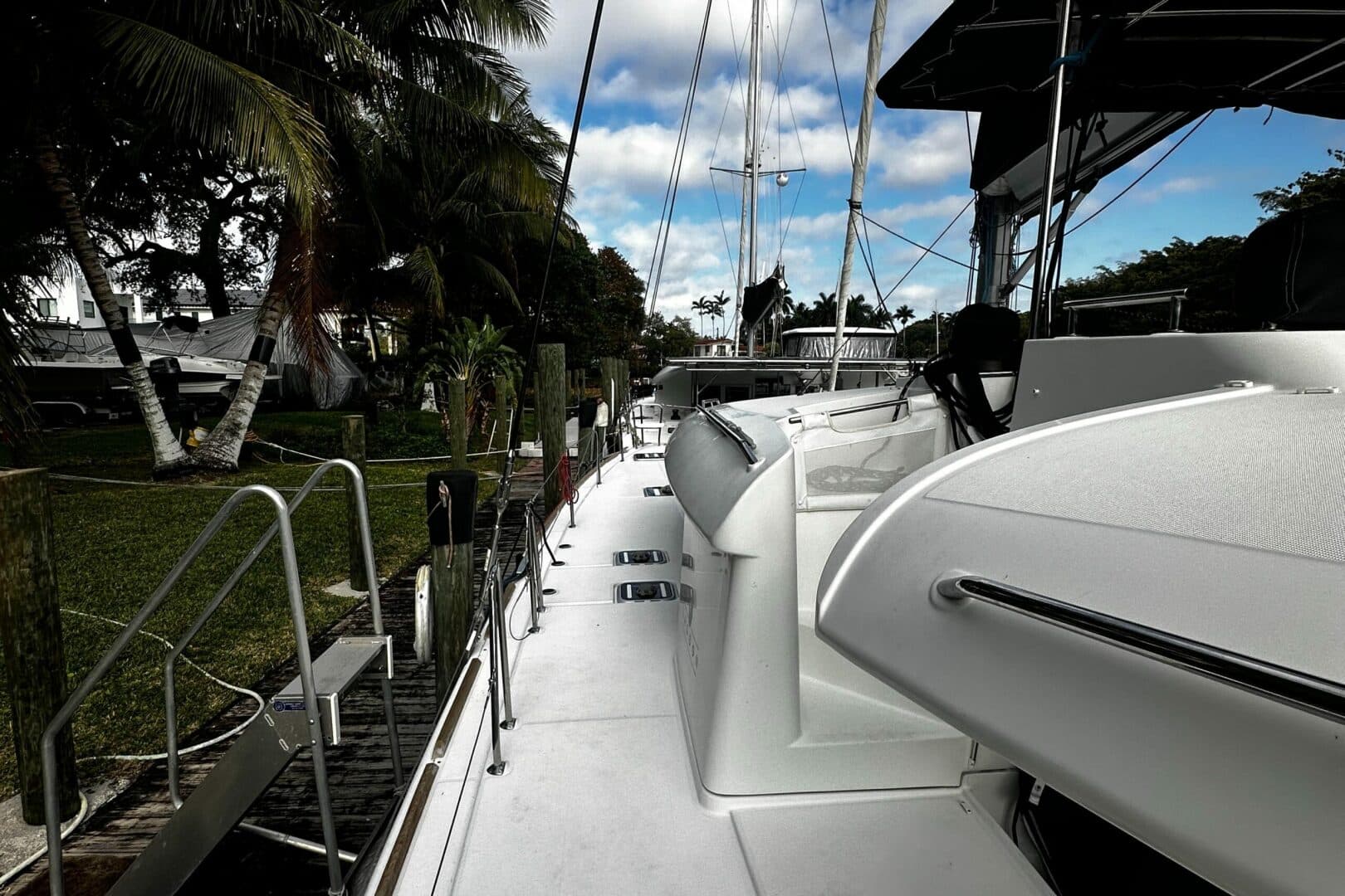 2017-lagoon-450-f-sail-9748460-20250417113703047-1_XLARGE.jpg