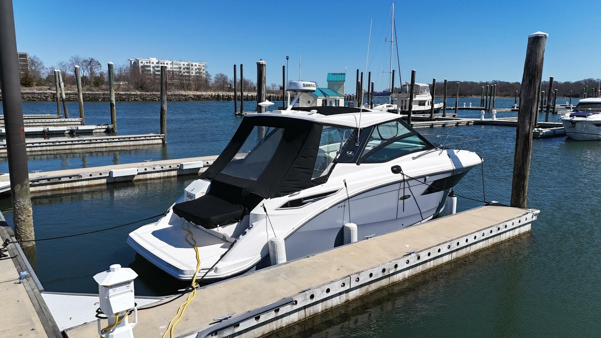 2023 Sea Ray 320 Sundancer
