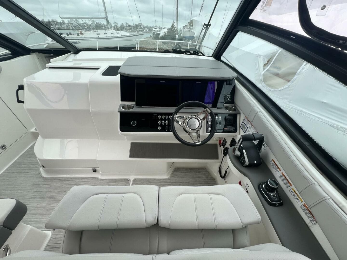 2023 Sea Ray 320 Sundancer