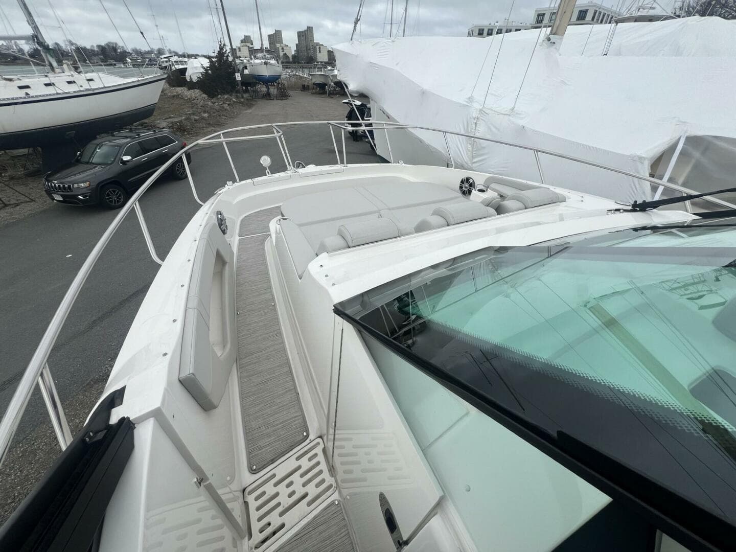 2023 Sea Ray 320 Sundancer