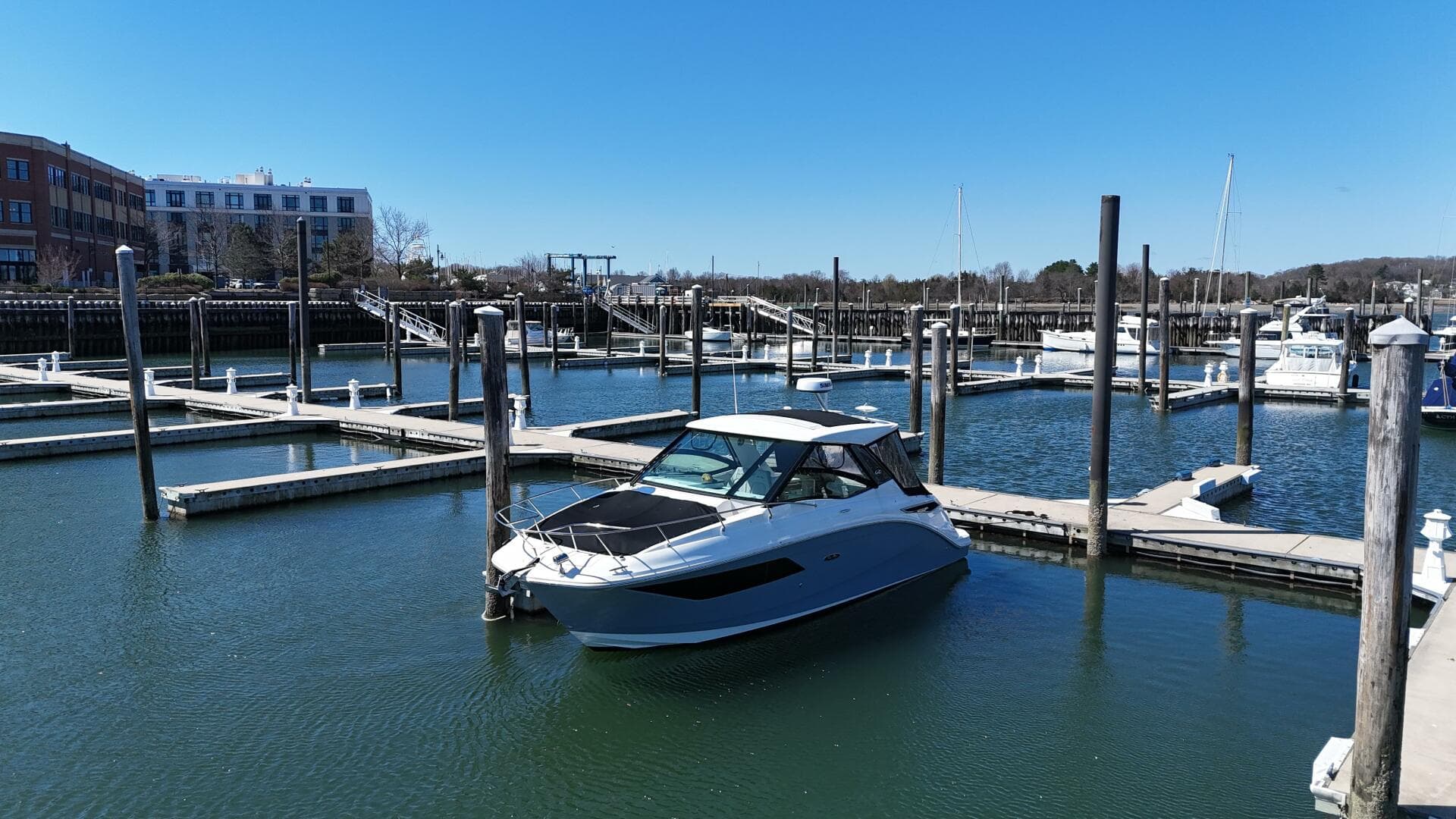 2023 Sea Ray 320 Sundancer
