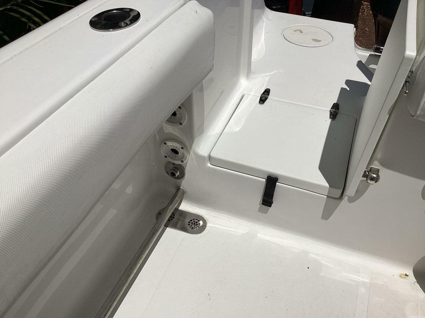 2018 Sea Hunt Gamefish 27