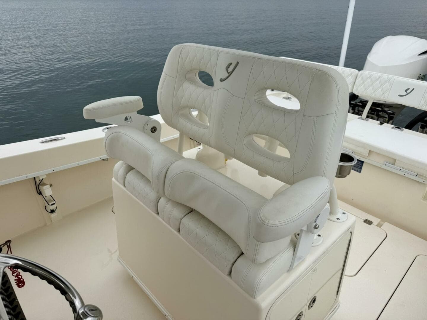 2019 Young Boats 27 - Helm