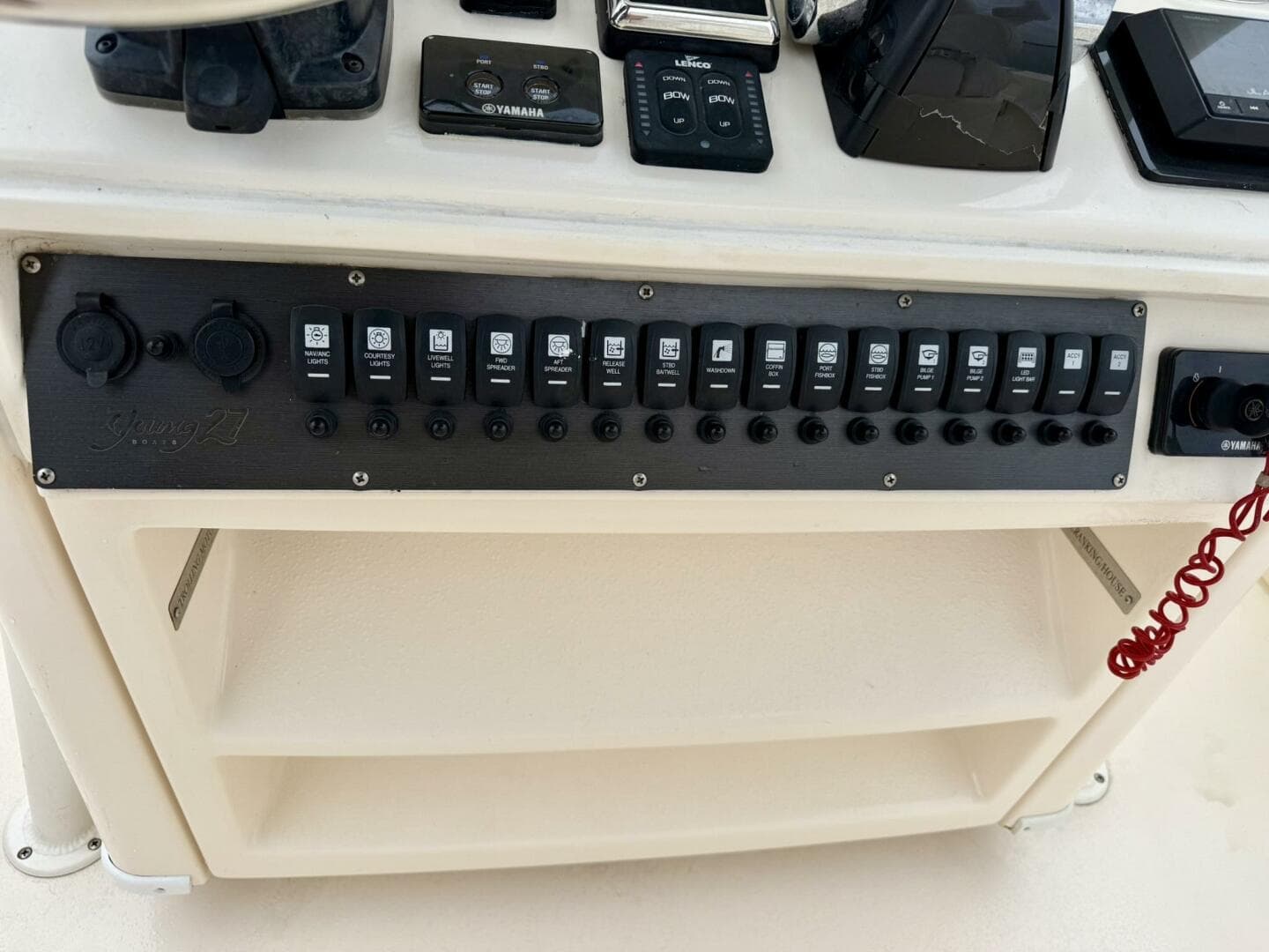 2019 Young Boats 27 - Helm/Electronics 