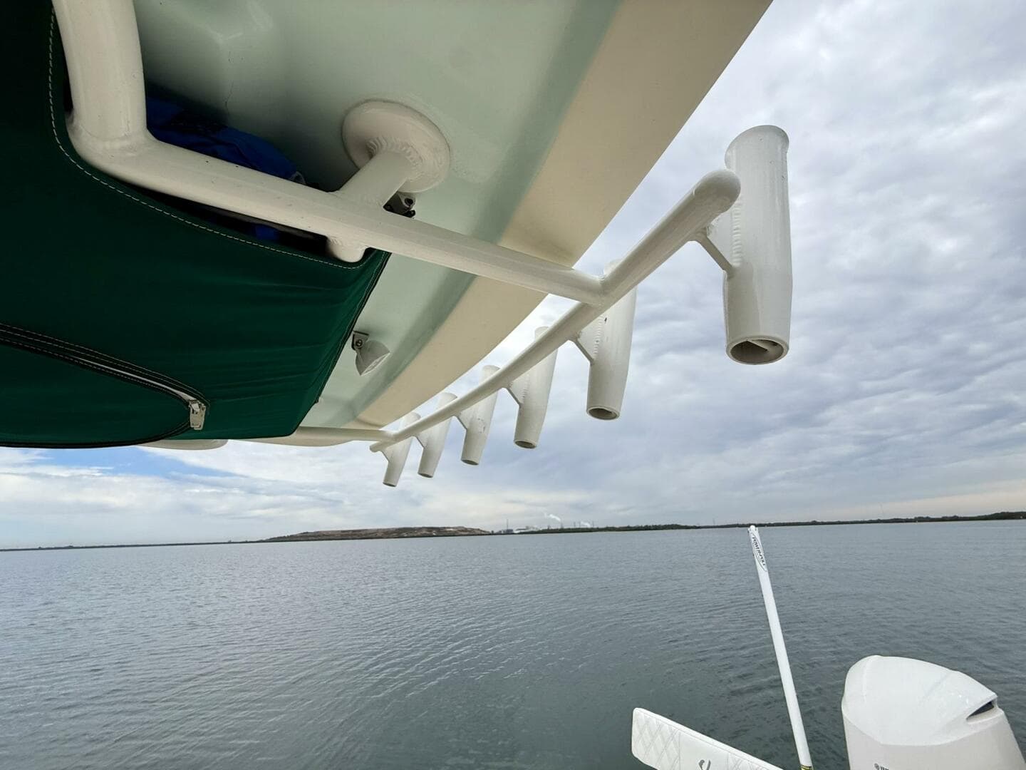 2019 Young Boats 27 -Rod Holders 