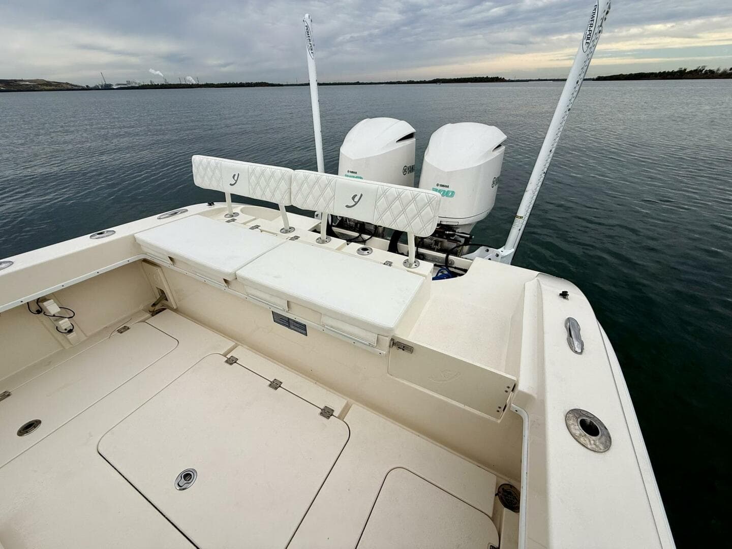 2019 Young Boats 27 - Stern