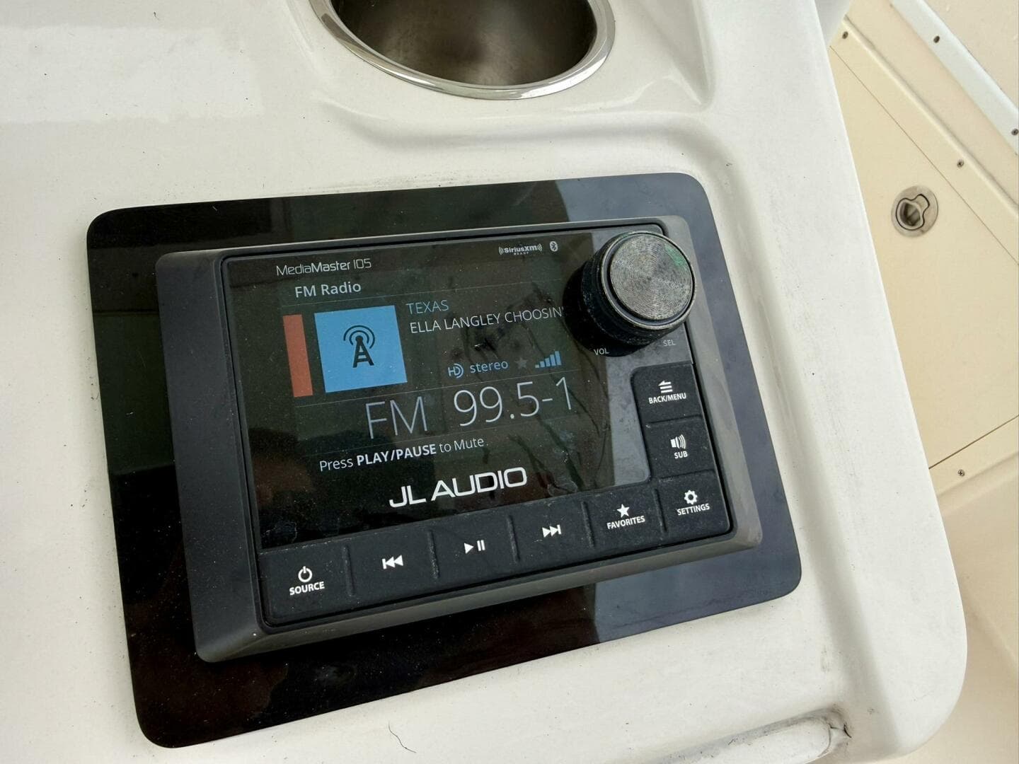 2019 Young Boats 27 - Helm/Electronics 