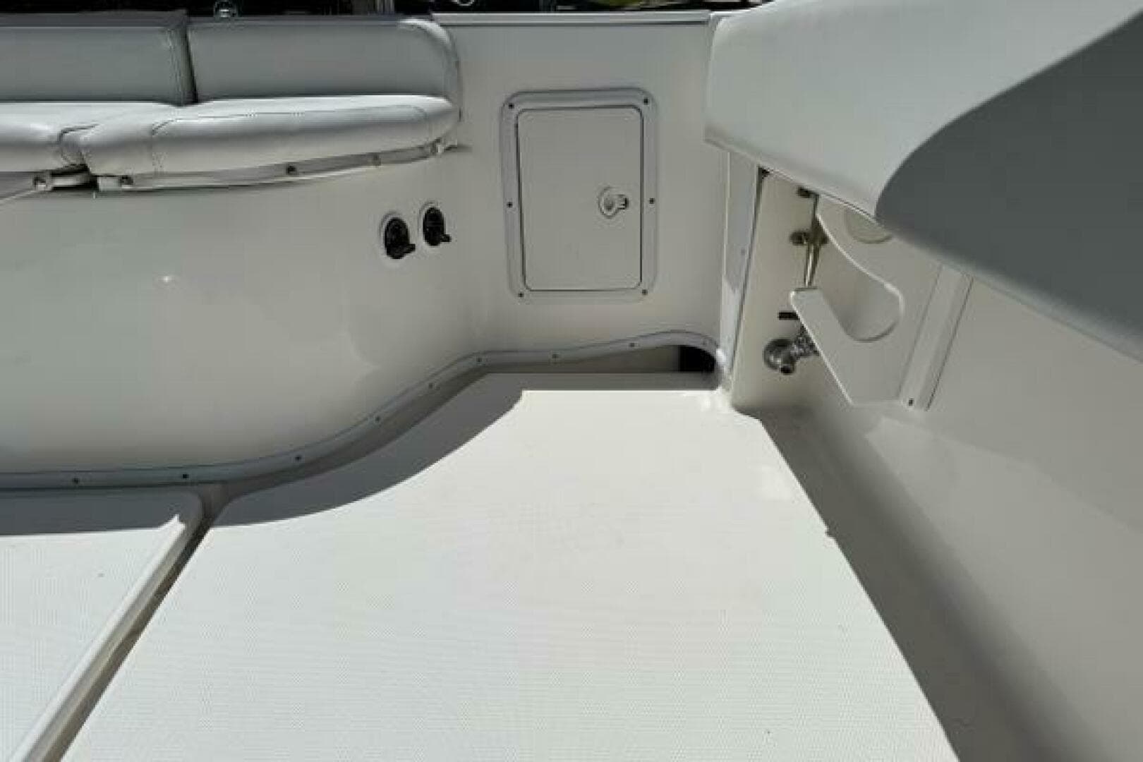 2008 Fountain 34 Center Consoles