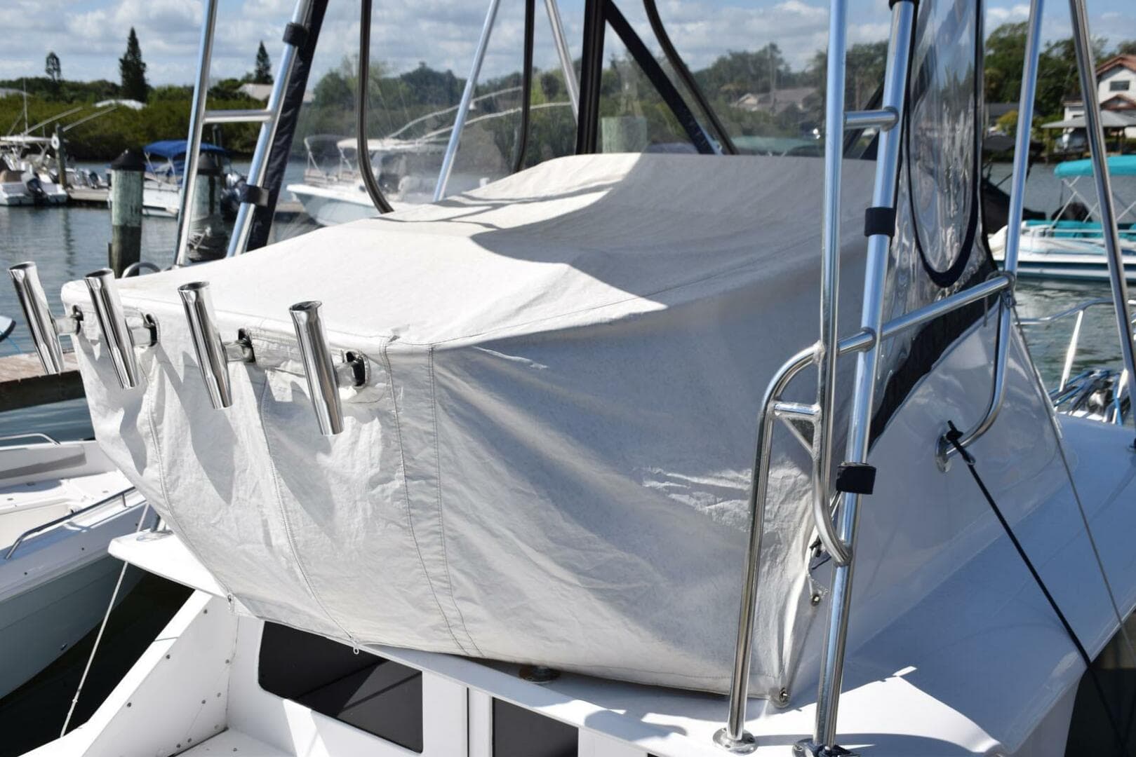 Flybridge Stays Covered When Not In Use