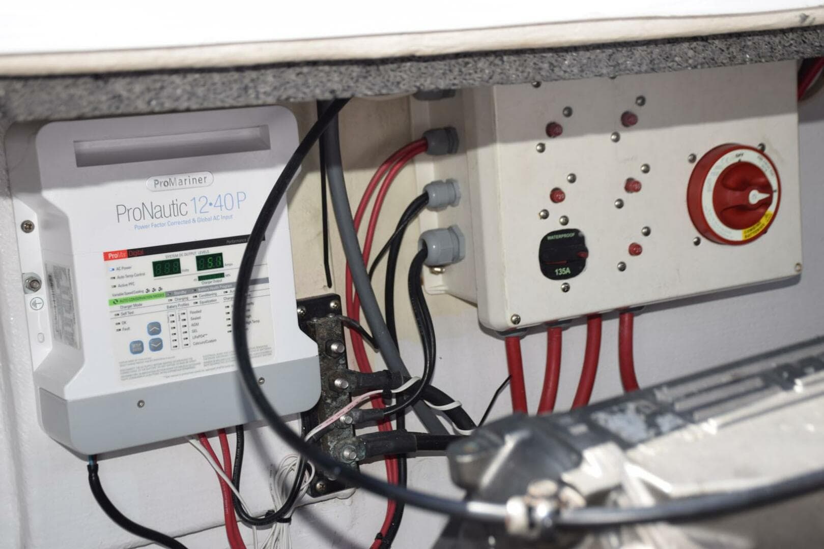 Outboard Port Motor, Smart Charger, Shut Off Switch, Circuit Breakers