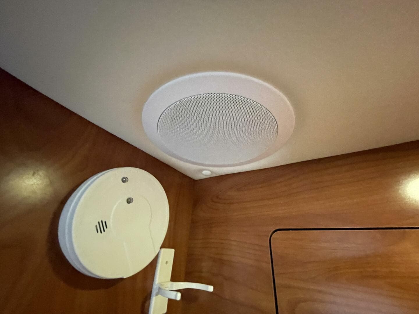 2013 Rinker 310 Express Cruiser